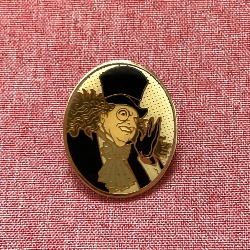 NEW DC COMICS BATHMAN PENGIUN VINTAGE 1990S CHARACTER PIN GOTHAM CITY